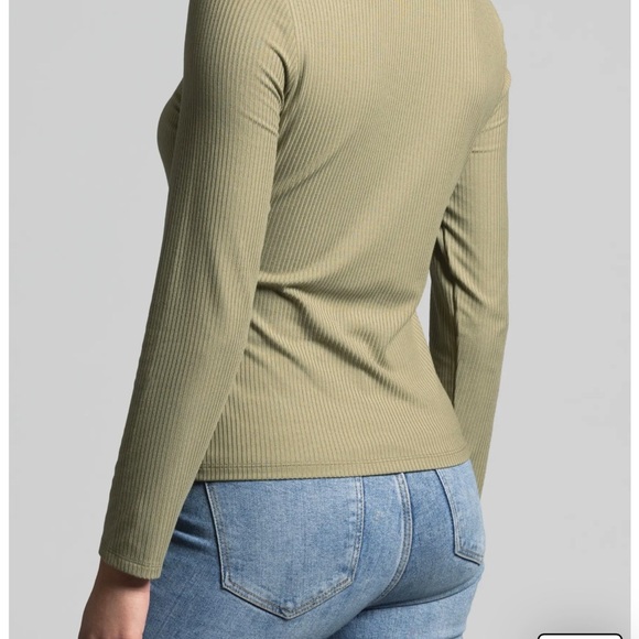 Weekend Los Angeles Arabella Rib Top in Bonsai size medium - Picture 6 of 7